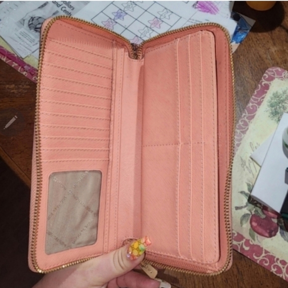 RARE Gorgeous Michael kors pink embossed python leather wallet - Picture 6 of 8